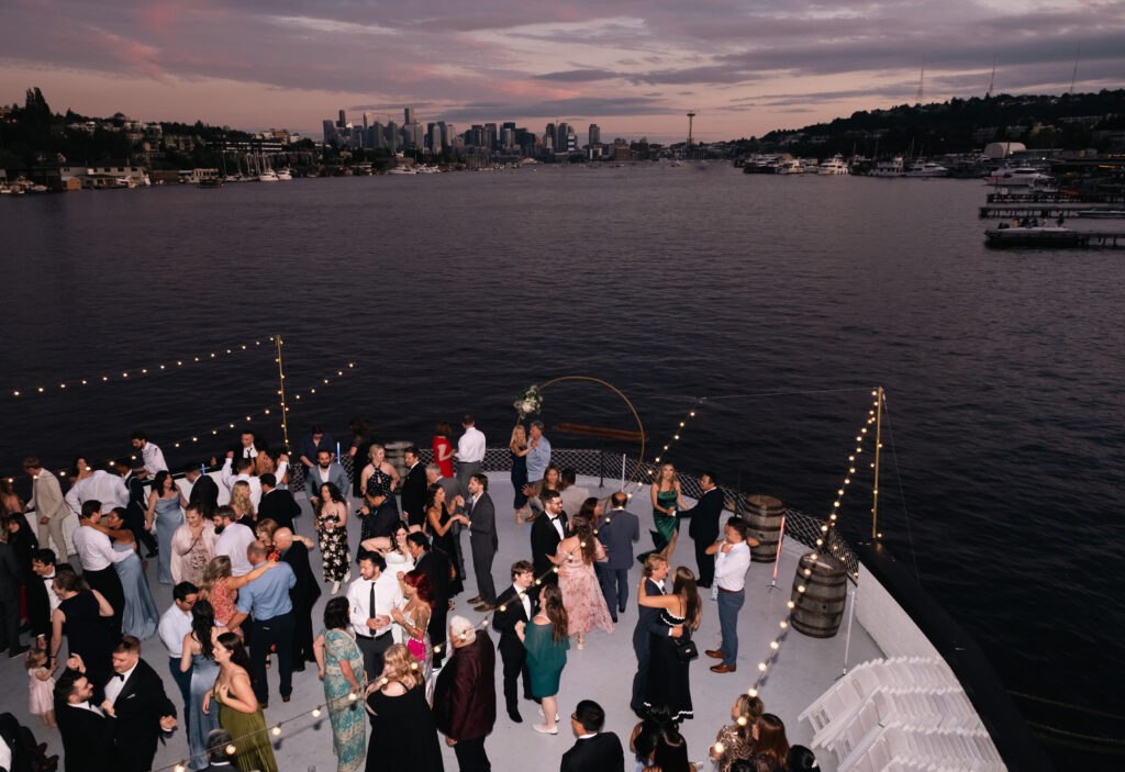 Scenic Seattle wedding
